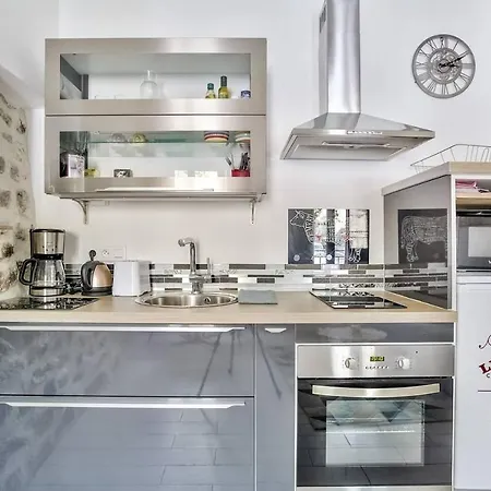 Joli Studio Refait A Neuf, Tres Confortable ! Apartament Fréjus